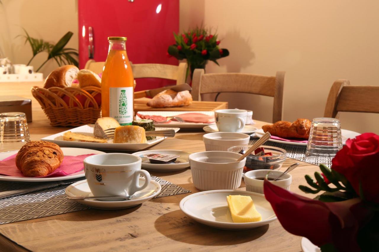 Bed and Breakfast Ferme Houard Bomal Exterior foto
